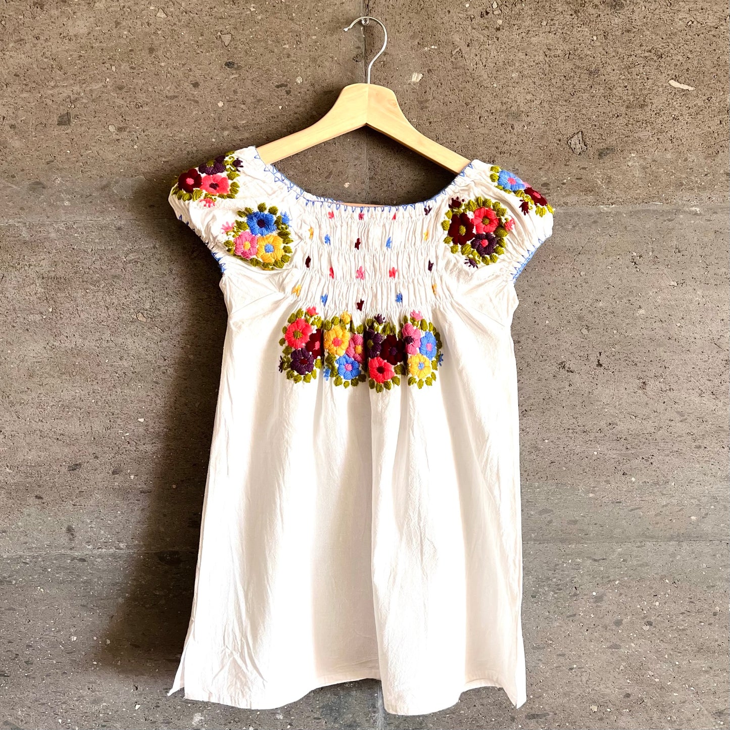 Blusa flores bordadas