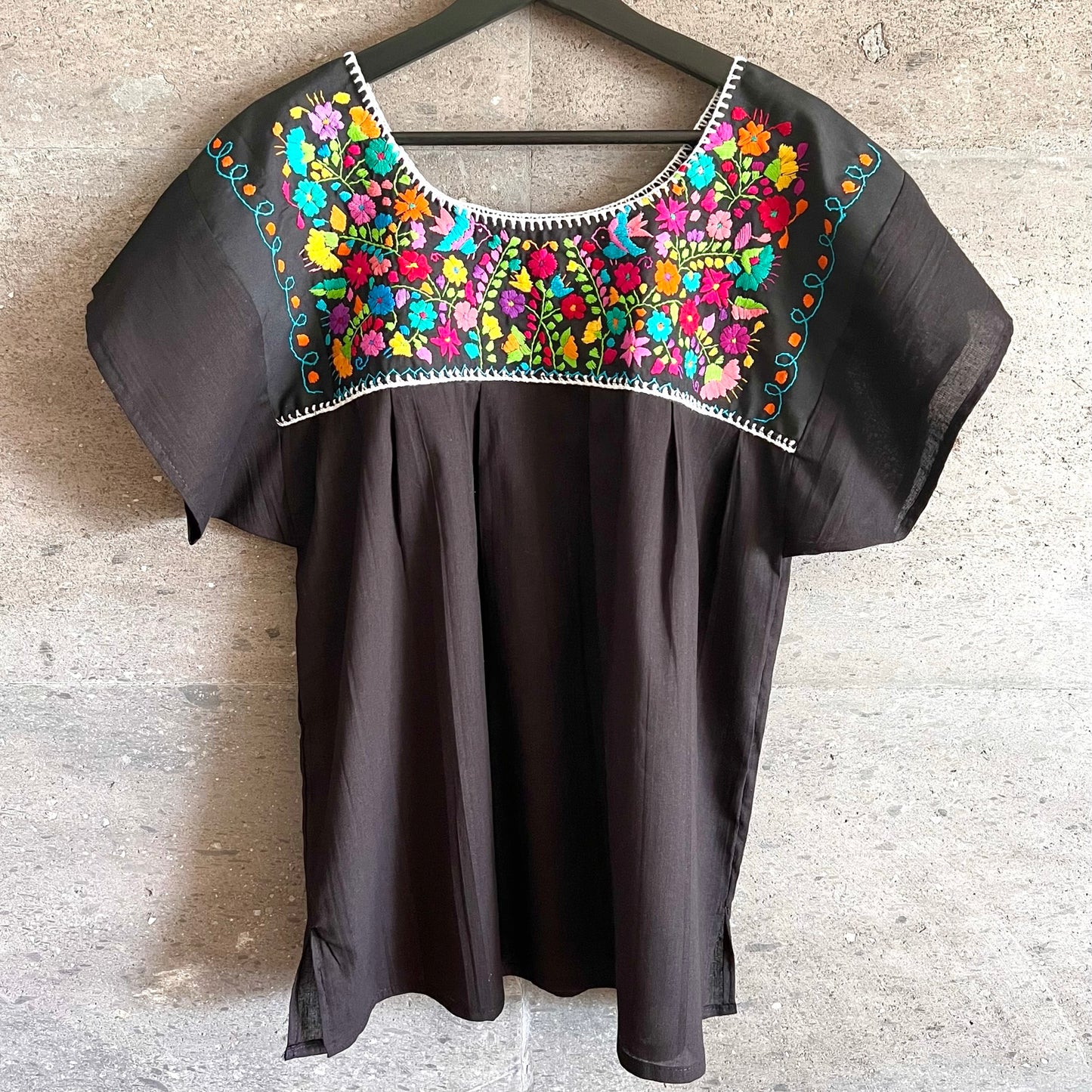 Blusa Margaritas bordadas