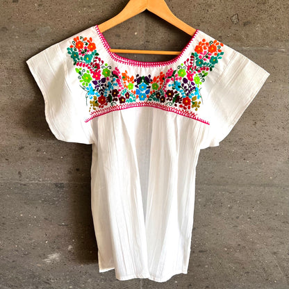 Blusa Margaritas bordadas