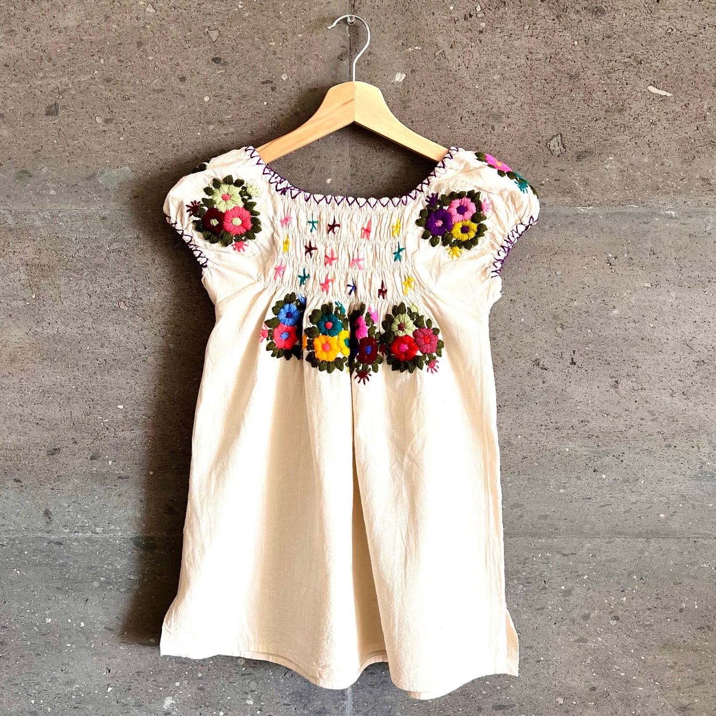 Blusa flores bordadas